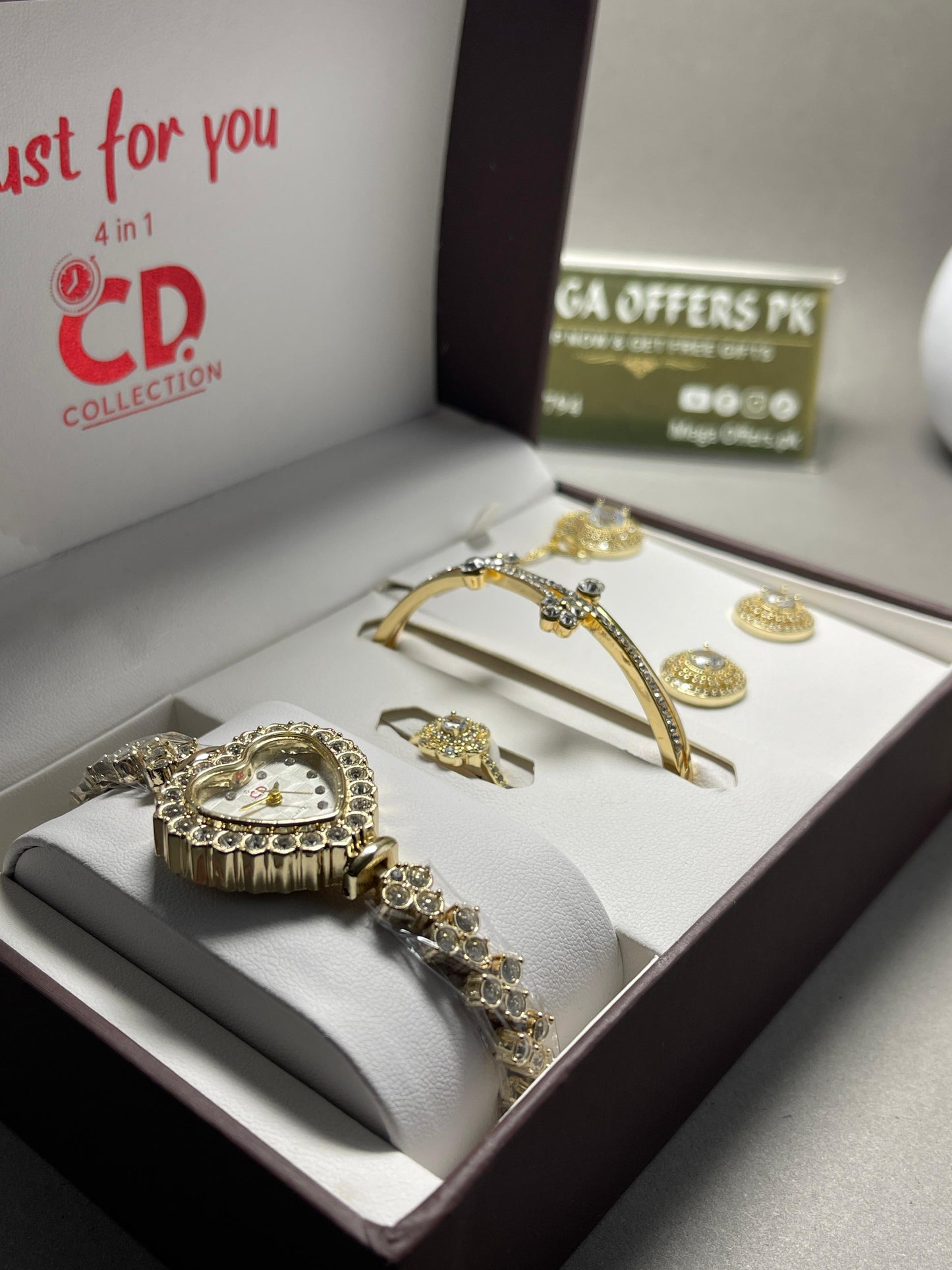 6PCS Set Luxury Watch Ring Necklace Earring Rhinestone Fashion Wristwatch Casual Ladies Watches Bracelet Set Close Unknown