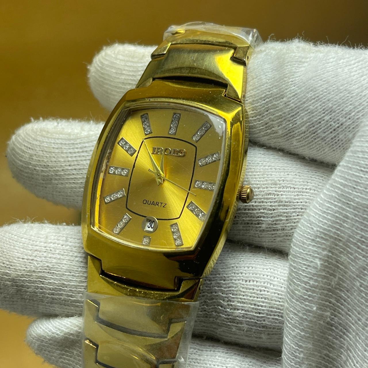 Elegant Gold Quartz Watch – Premium Luxury Design
