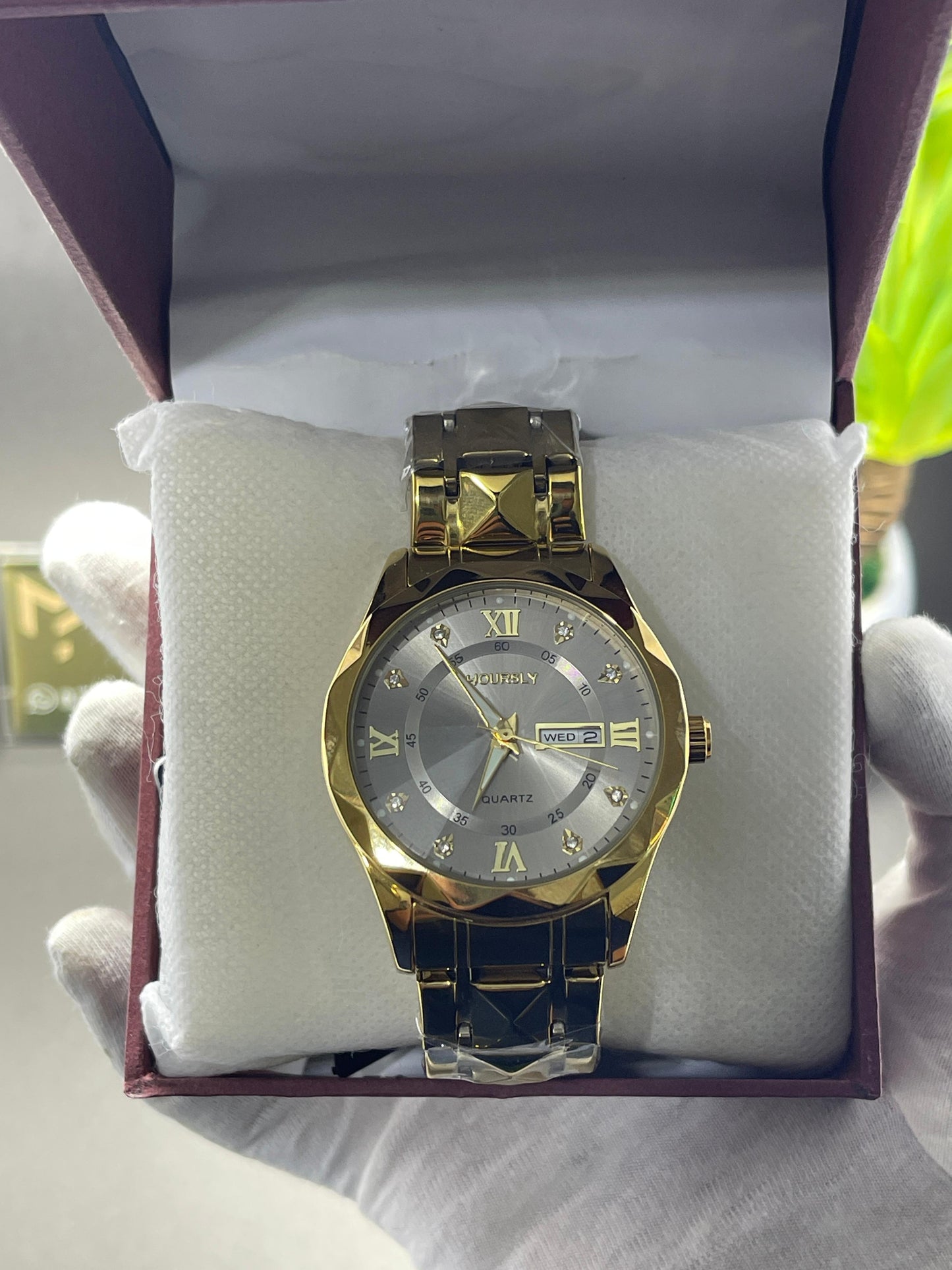 HOURSLY Gold Luxury Quartz Watch with Day & Date Display