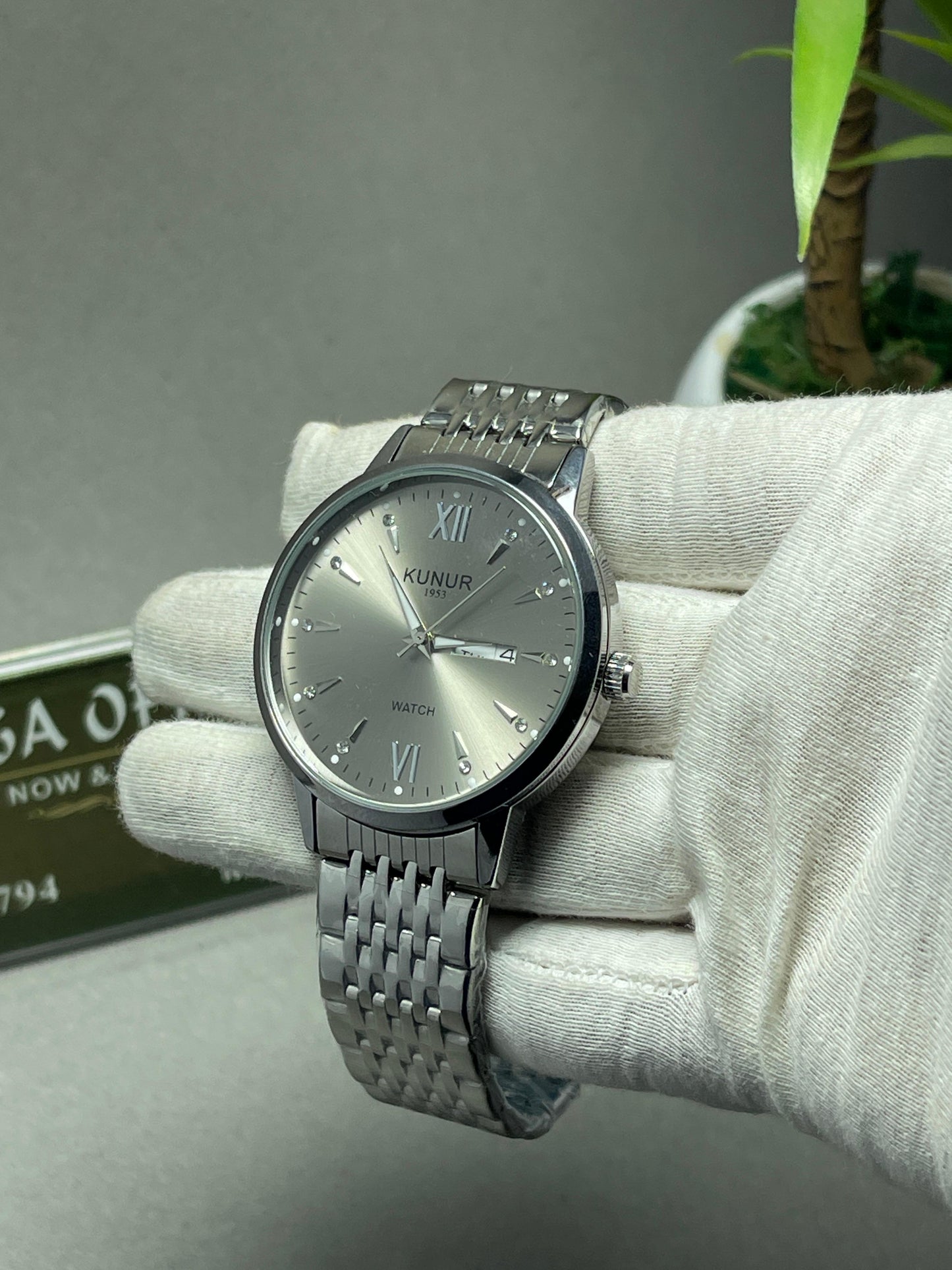 Kunur 1953 wristwatch