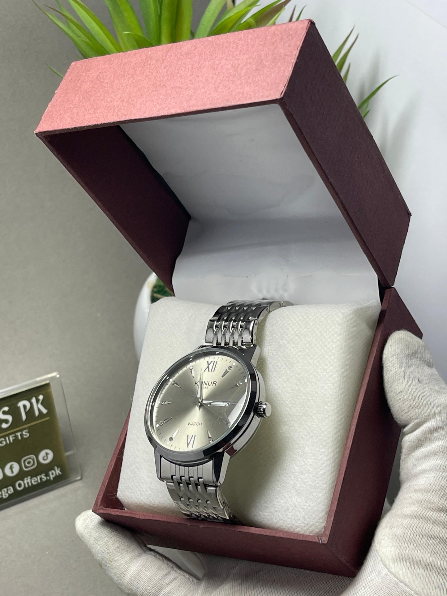 Kunur 1953 wristwatch