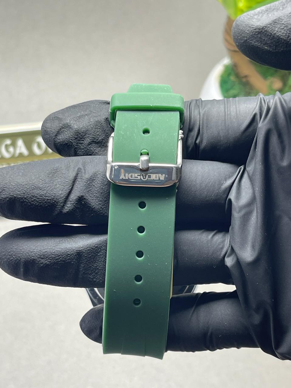 Aocasdy Green Quartz Watch – Stylish &amp; Sporty