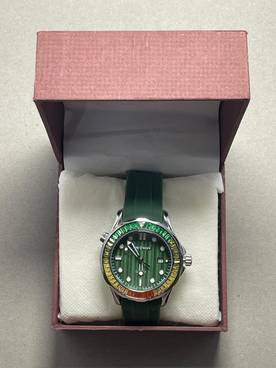 Aocasdy Green Quartz Watch – Stylish &amp; Sporty