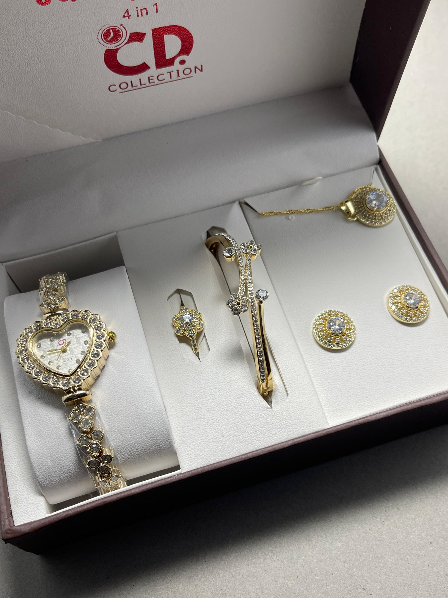 6PCS Set Luxury Watch Ring Necklace Earring Rhinestone Fashion Wristwatch Casual Ladies Watches Bracelet Set Close Unknown
