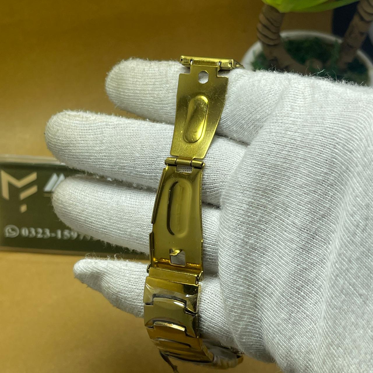 Elegant Gold Quartz Watch – Premium Luxury Design
