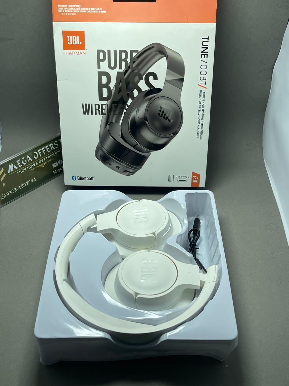 JBL TUNE 700BT Pure Bass Sound