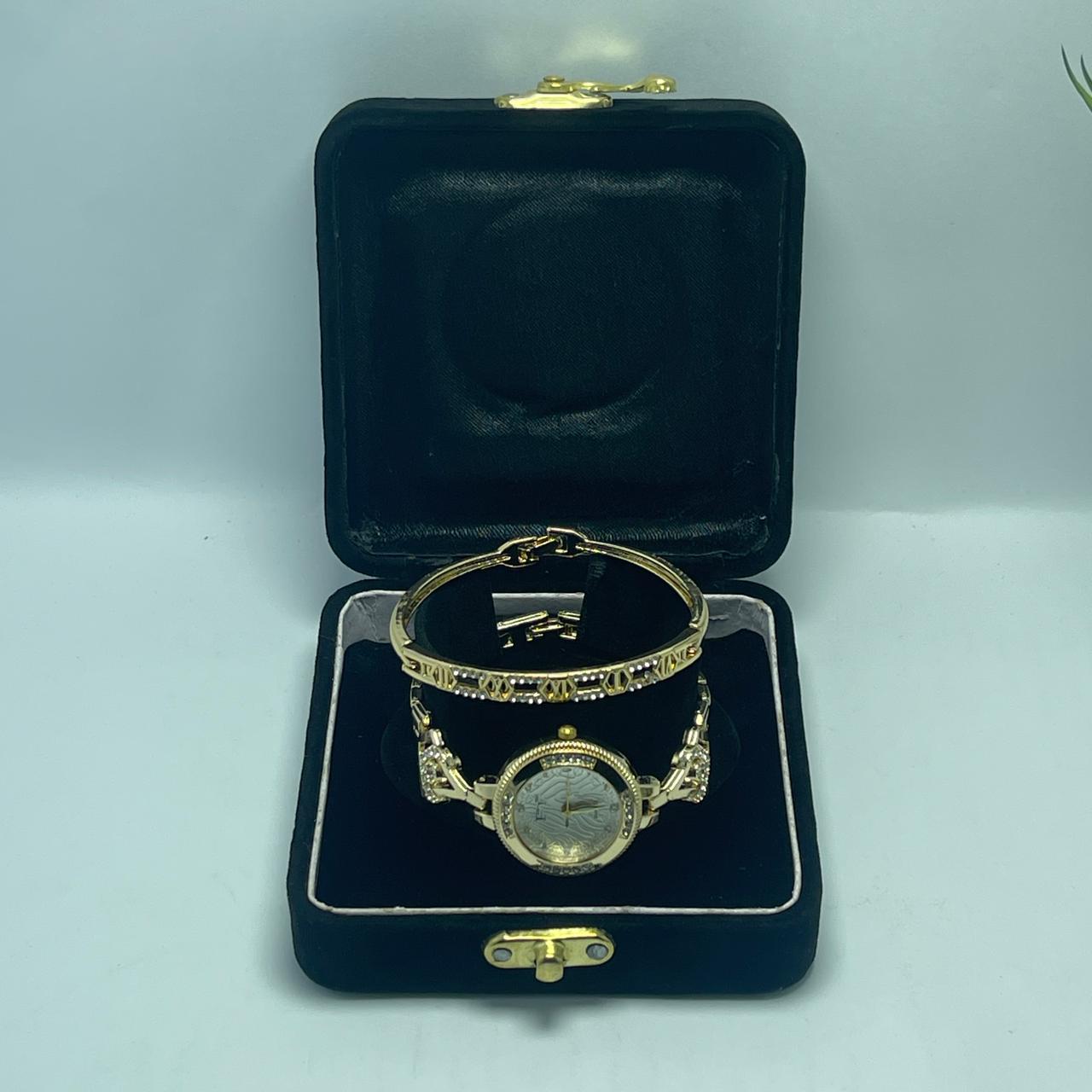 Elegant Gold Watch &amp; Bracelet Gift Set